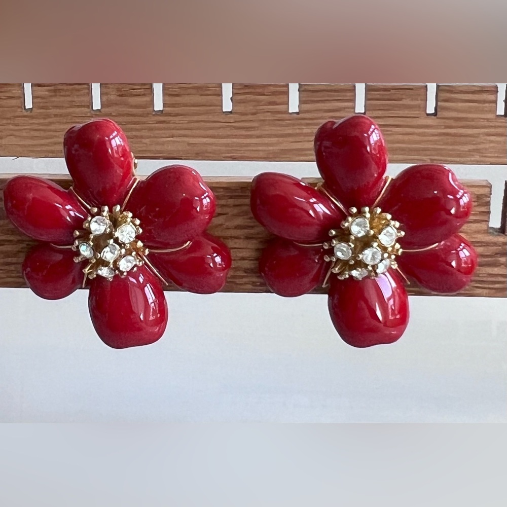 Joan Rivers Vintage red enamel flower clip on earrings